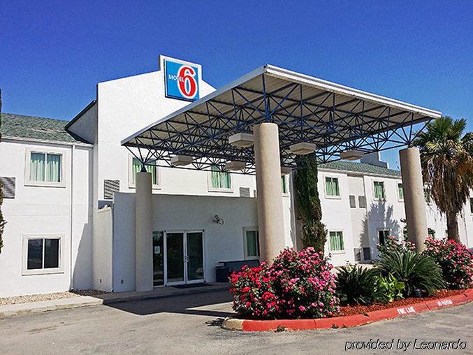 Motel 6 Нью-Браунфелс Екстер'єр фото